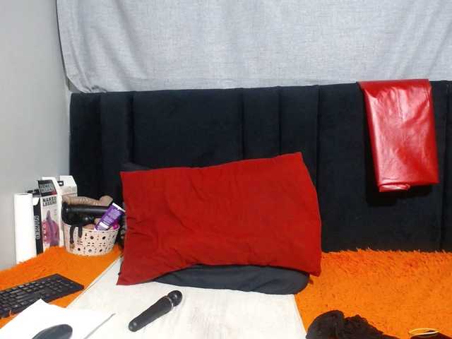 Sheila80 live webcam show