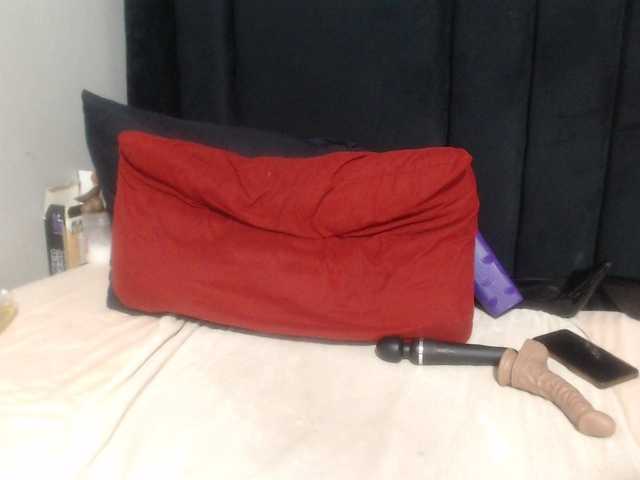 Sheila80 live webcam show