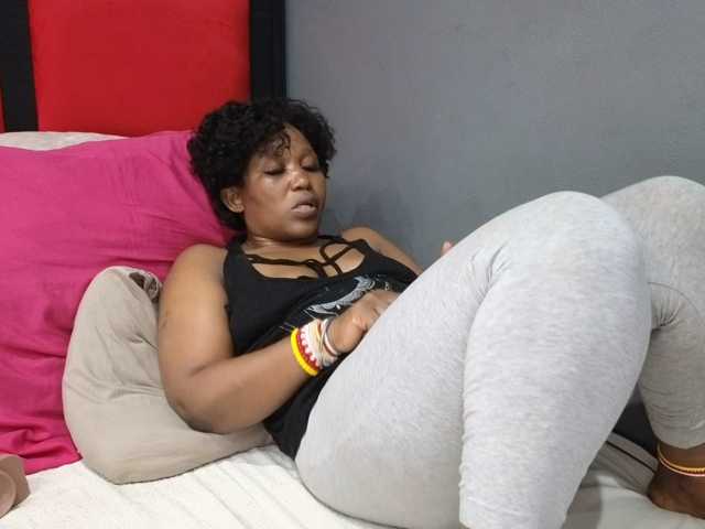 Sheila80 live cam preview