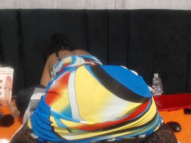 Sheila80 live cam on BongaCams