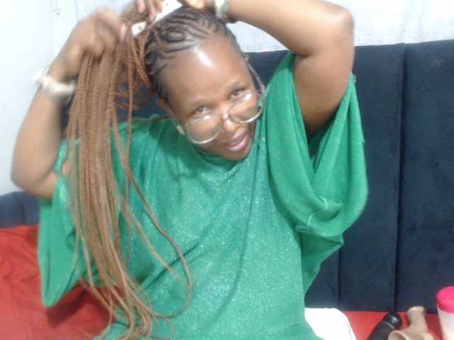 Sheila80 live cam on BongaCams