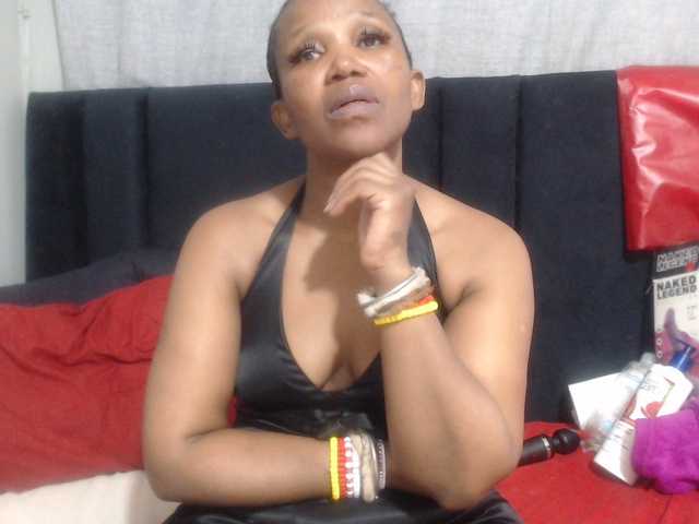 Sheila80 live cam on BongaCams