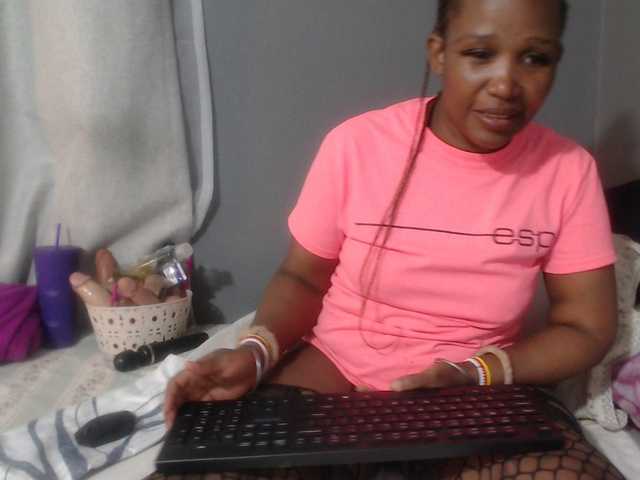 Sheila80 live cam on BongaCams