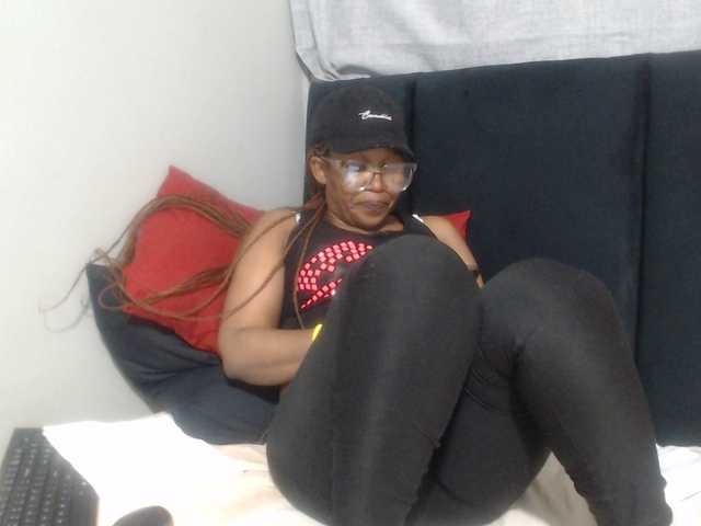 Sheila80 live webcam show