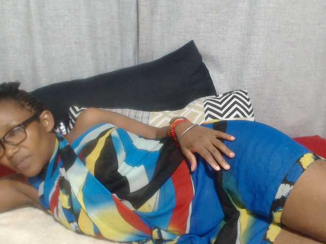 Sheila80's BongaCams show and profile