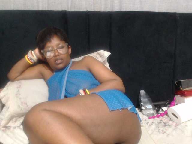 Sheila80 live cam on BongaCams