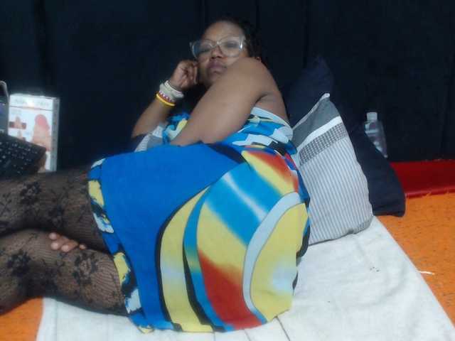 Sheila80 live cam on BongaCams