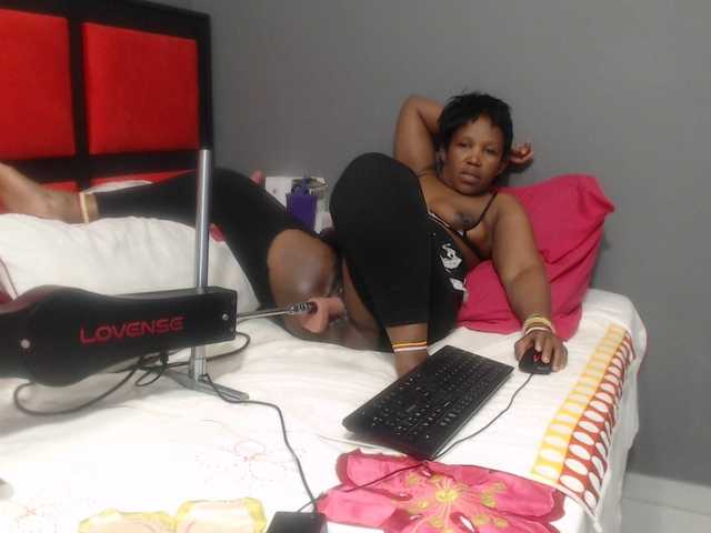 Sheila80 live cam on BongaCams