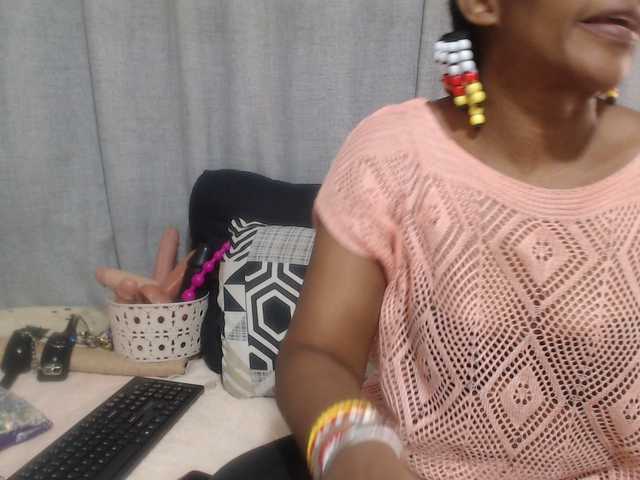 Sheila80's BongaCams show and profile