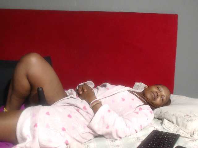 Sheila80 live cam on BongaCams