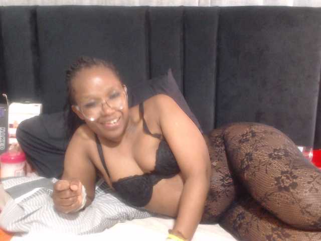 Sheila80 live cam on BongaCams