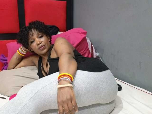 Sheila80 live cam preview