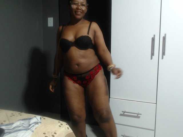 Sheila80 live cam on BongaCams
