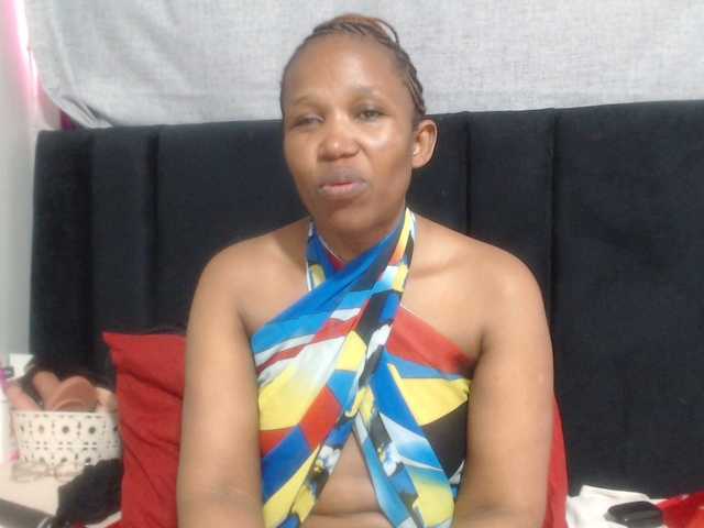 Sheila80 live cam pe BongaCams