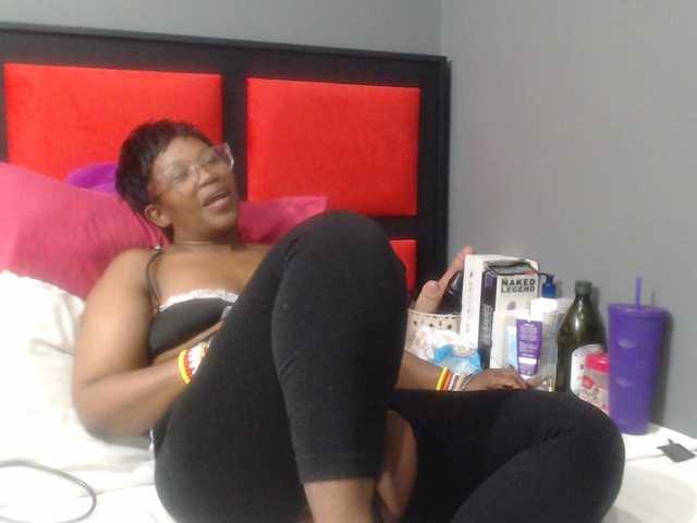 Sheila80 live cam on BongaCams