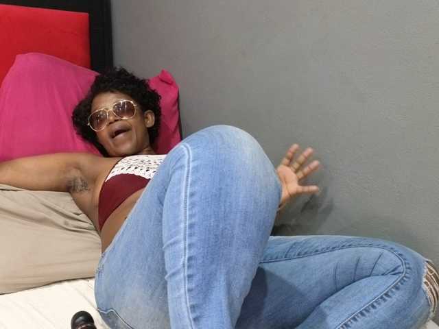 Sheila80 live cam on BongaCams
