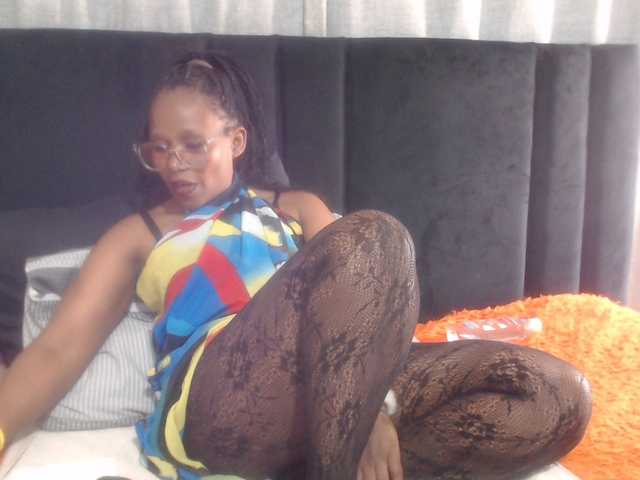 Sheila80 live cam on BongaCams