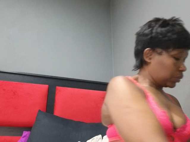 Sheila80 live cam preview