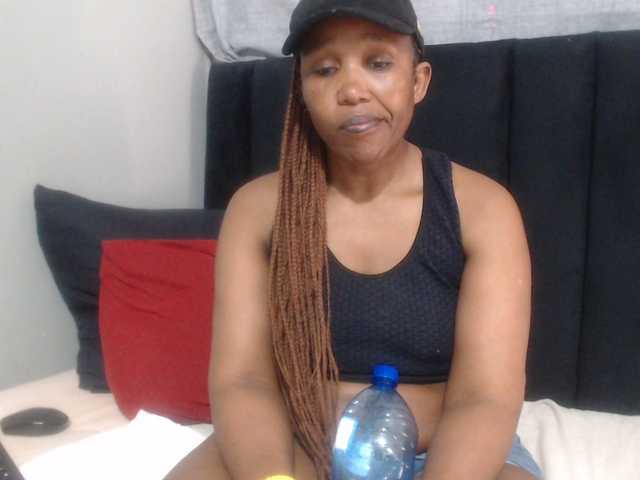 Sheila80 live webcam show