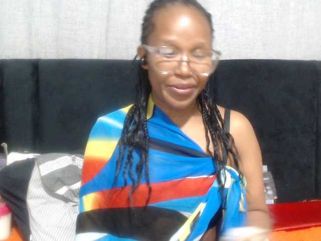Sheila80 live cam on BongaCams