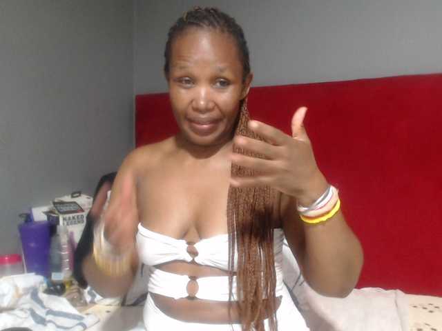 Sheila80 live cam on BongaCams