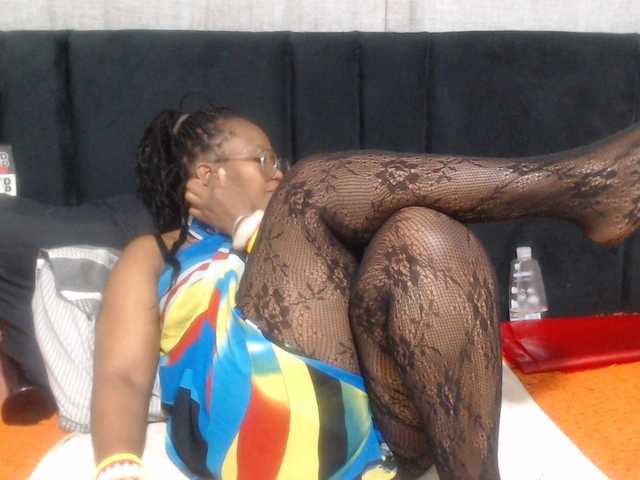 Sheila80 live cam on BongaCams