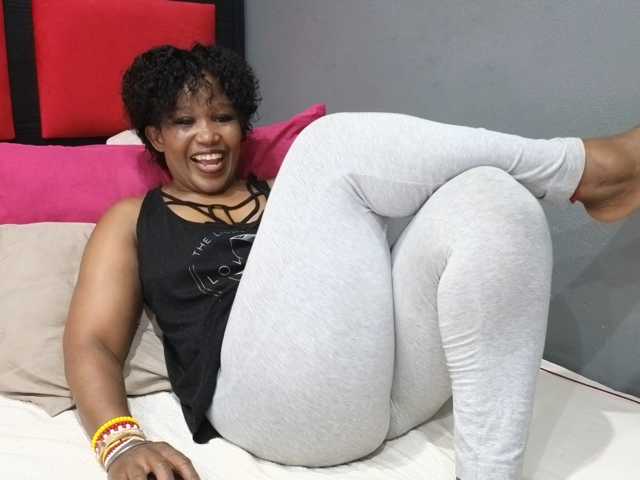Sheila80 live cam preview