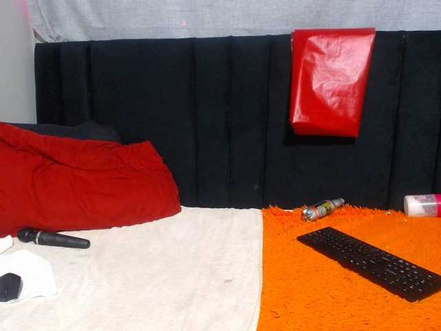 Sheila80 live webcam show