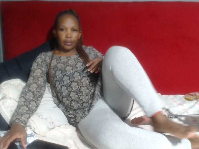Sheila80 live cam on BongaCams