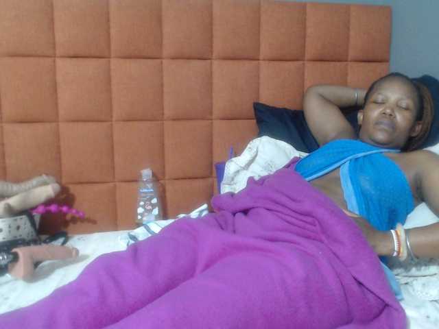 Sheila80 live cam on BongaCams