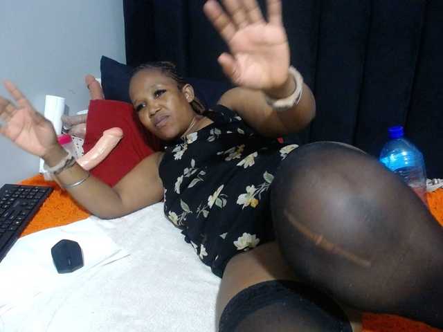 Sheila80 live webcam show
