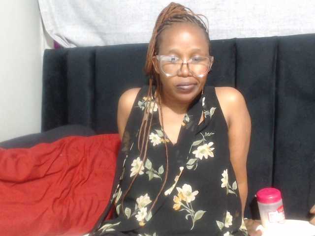 Sheila80 live cam on BongaCams