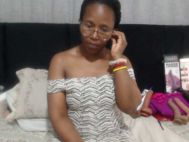 Sheila80 live cam on BongaCams