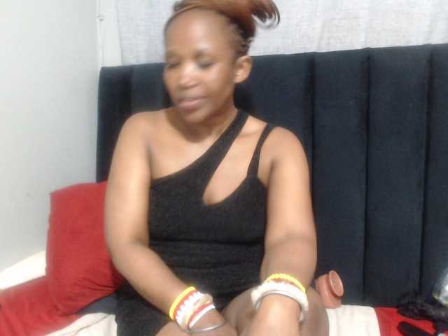 Sheila80 live cam on BongaCams