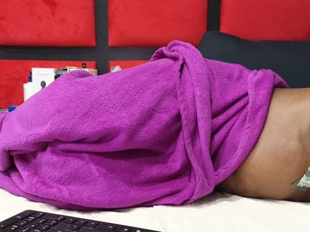Sheila80 live cam preview