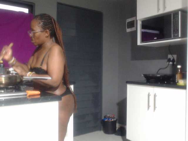 Sheila80 live cam on BongaCams