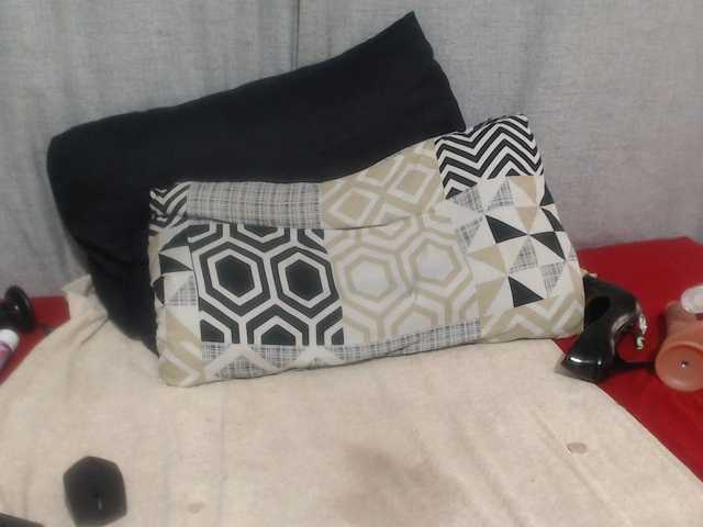 Sheila80's BongaCams show and profile