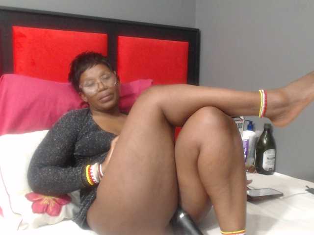 Sheila80 live cam on BongaCams