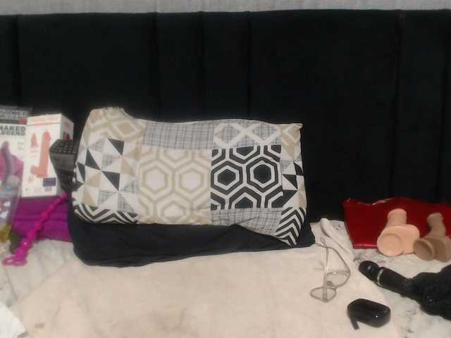 Sheila80 live cam on BongaCams