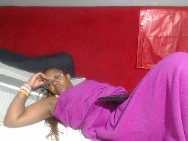 Sheila80 live cam on BongaCams