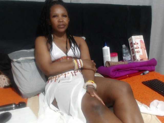 Sheila80 live cam on BongaCams