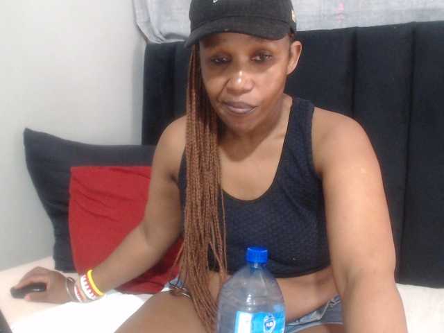 Sheila80 live webcam show