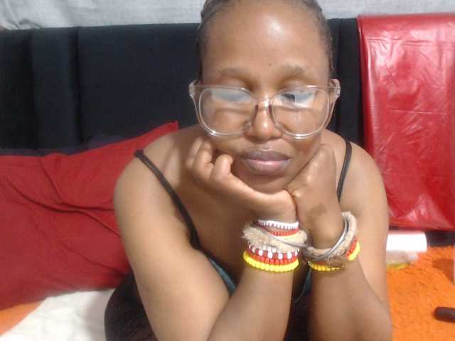 Sheila80 live cam on BongaCams