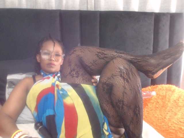 Sheila80 live cam on BongaCams