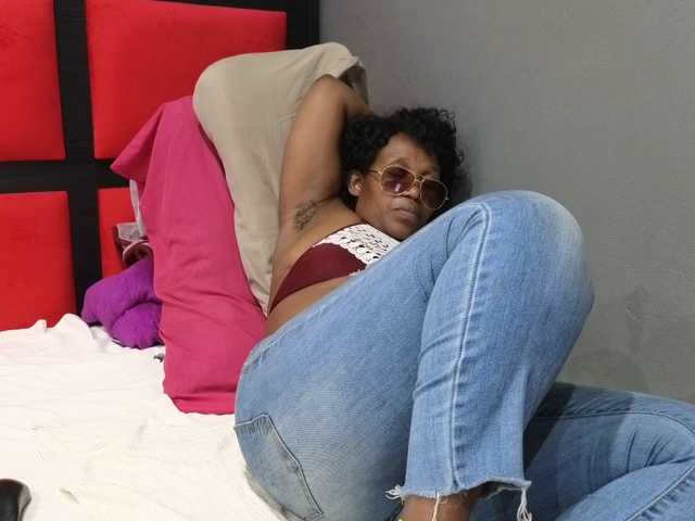 Sheila80 live cam preview
