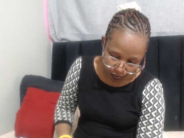 Sheila80 live webcam show