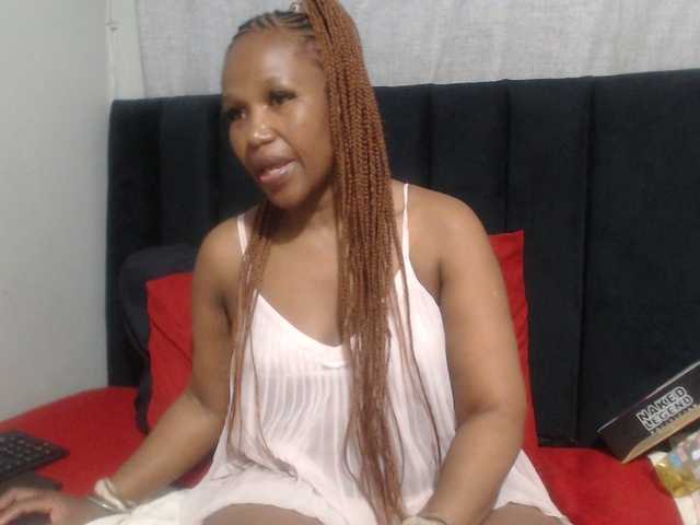 Sheila80 live cam on BongaCams