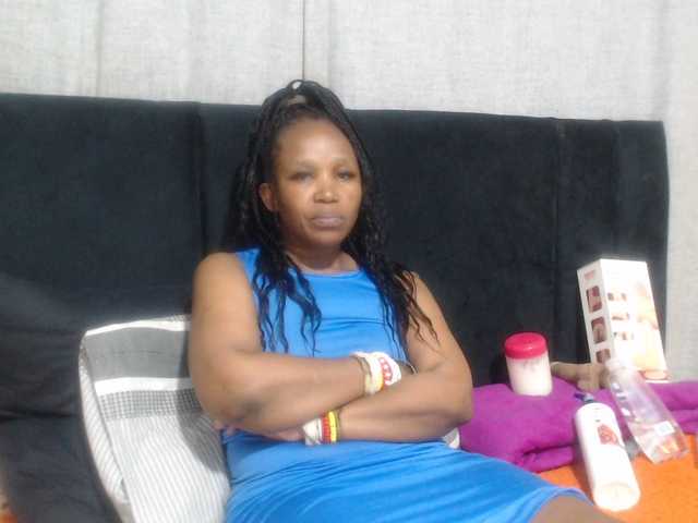 Sheila80 live cam on BongaCams