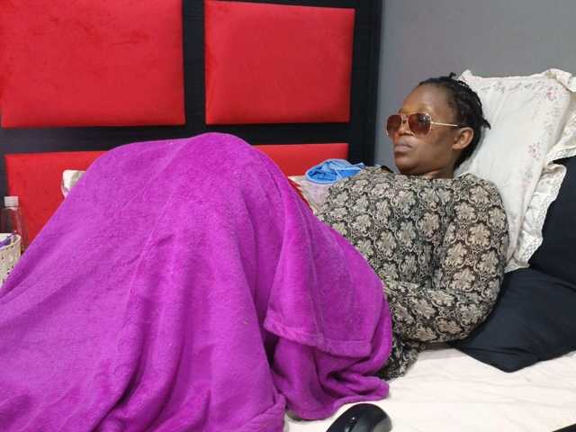 Sheila80 live cam preview
