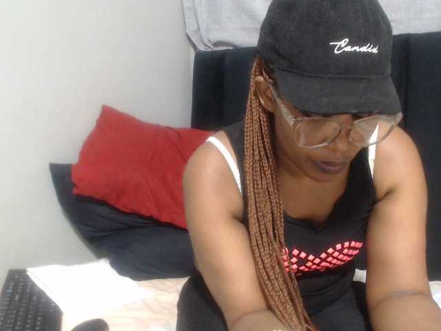 Sheila80 live webcam show